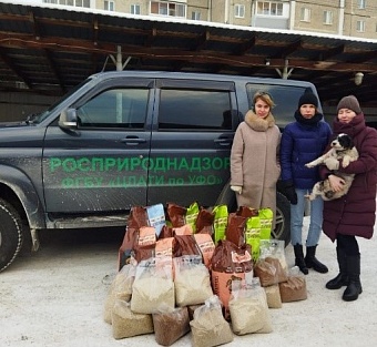 Сотрудники ЦЛАТИ по УФО приняли участие в благотворительной акции «ВАРЕЖКА ДОБРА 2023»