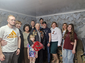 Встречу ветерана Великой Отечественной войны и ветеранов СВО организовали сотрудники Южно-Сибирского управления Росприроднадзора в Алтайском крае