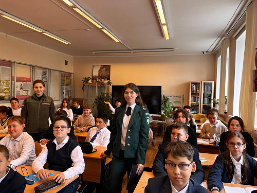 Инспекторы Управления провели экоурок в казанской гимназии №6 и пригласили ребят к участии в Премии «Экология – дело каждого»