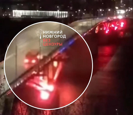 Нижегородский Росприроднадзор начал проверку по информации о сбросе в Оку мусора от уборки Канавинского моста 