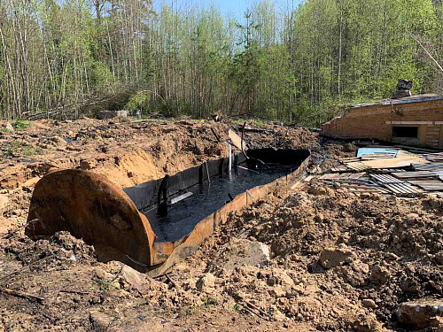 Разлив нефтепродуктов на почву в Костромском районе Костромской области