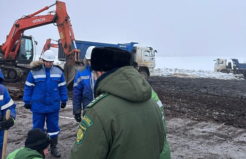 В Лениногорском районе произошел разлив нефтепродуктов на площади 2000 кв.м. 