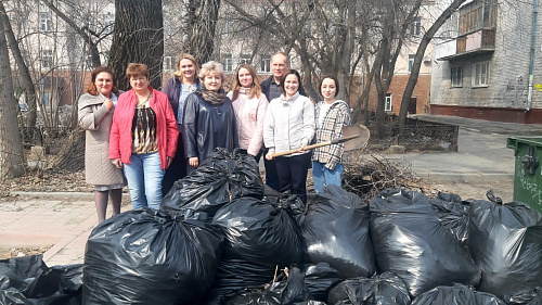 Сотрудники ЦЛАТИ по Томской области провели субботник по уборке прилегающих территорий