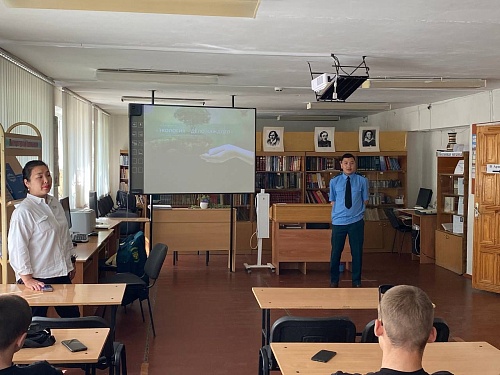 Сотрудники Нижне-Волжского управления Росприроднадзора провели экологические занятия для студентов