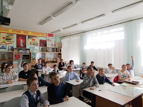 В Волгоградской области сотрудники Нижне-Волжского межрегионального управления Росприроднадзора провели экологический урок учащимся школ