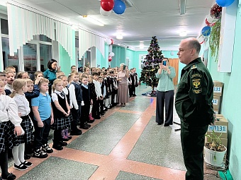 В Новосибирской области 111 учеников Кудряшовской школы получили подарки за участие в акции «Экоёлка»