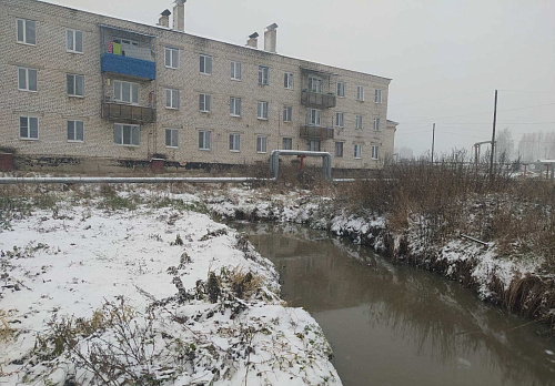 Районная администрация привлечена к ответственности за разлив сточных вод и загрязнение почвы в п. Восход Нижегородской области