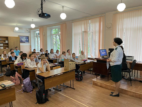 Инспектор Росприроднадзора провела открытый урок экологии в г. Ставрополь