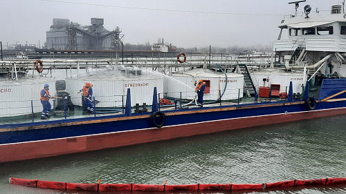 Специалисты Росприроднадзора приняли участие в учениях по ликвидации аварийных разливов нефтепродуктов в морском порту Ростов-на-Дону