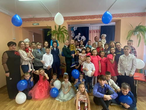 Инспекторы Росприроднадзора организовали праздник для воспитанников подшефного детского дома