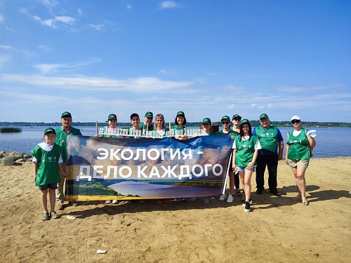 В Ярославской области провели акцию по очистке берега Волги