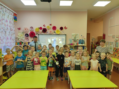 Сотрудники Уральского управления Росприроднадзора провели экологический урок в детском саду Верхней Пышмы