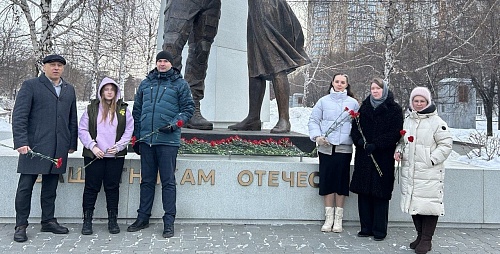 Сотрудники Управления почтили память защитников Отечества и провели встречу с ветераном СВО