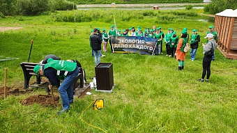 Сотрудники ЦЛАТИ по Кировской области приняли участие в очистке берега реки Вятка