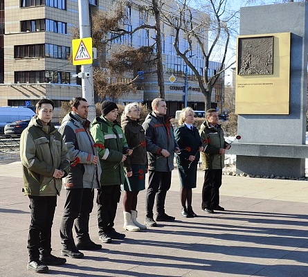 Торжественная церемония возложения цветов к памятнику «Дед, отец и сын» состоялась в г. Иркутск