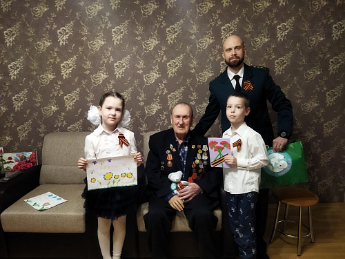 В Новгородской области сотрудники СЗМУ Росприроднадзора  поздравили ветерана Великой Отечественной войны 