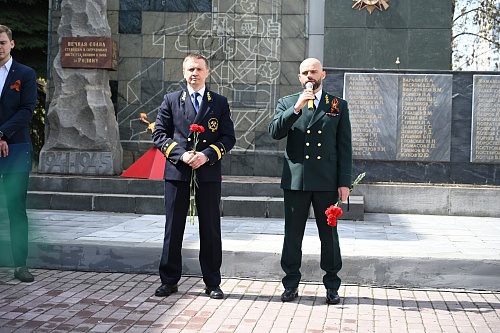 Руководитель Уральского межрегионального управления Росприроднадзора возложил цветы к Мемориальному комплексу