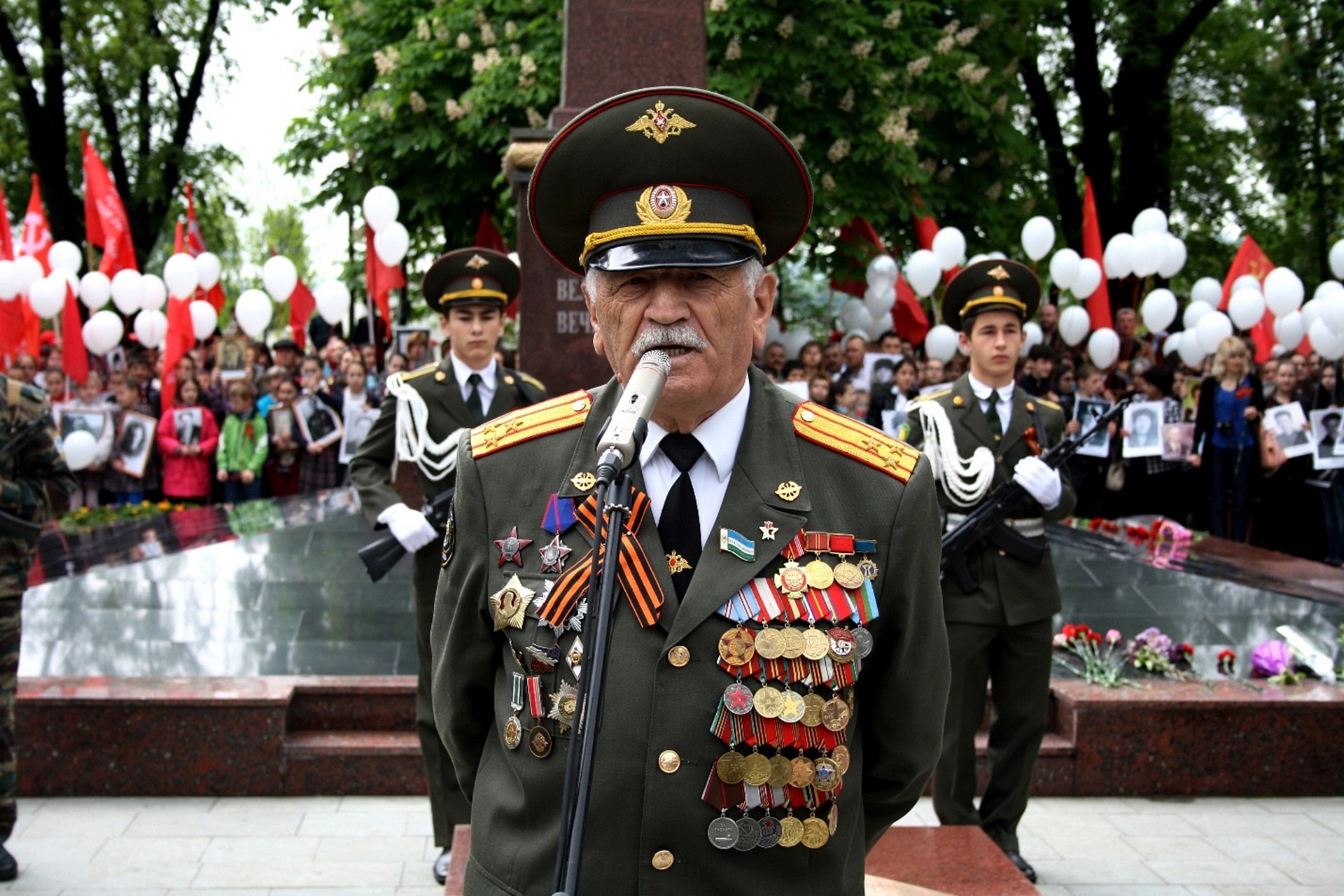 Сотрудники Северо-Кавказского управления Росприроднадзора по случаю Дня защитника Отечества посетили Нальчикскую городскую общественную организацию ветеранов (пенсионеров) войны, труда, Вооруженных сил и правоохранительных органов 