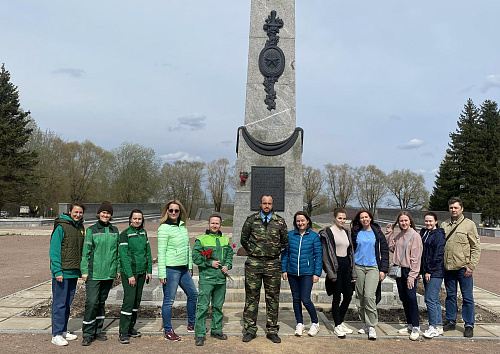 СЗМУ Росприроднадзора приняло участие в благоустройстве трех мемориалов в Ломоносовском районе Ленинградской области