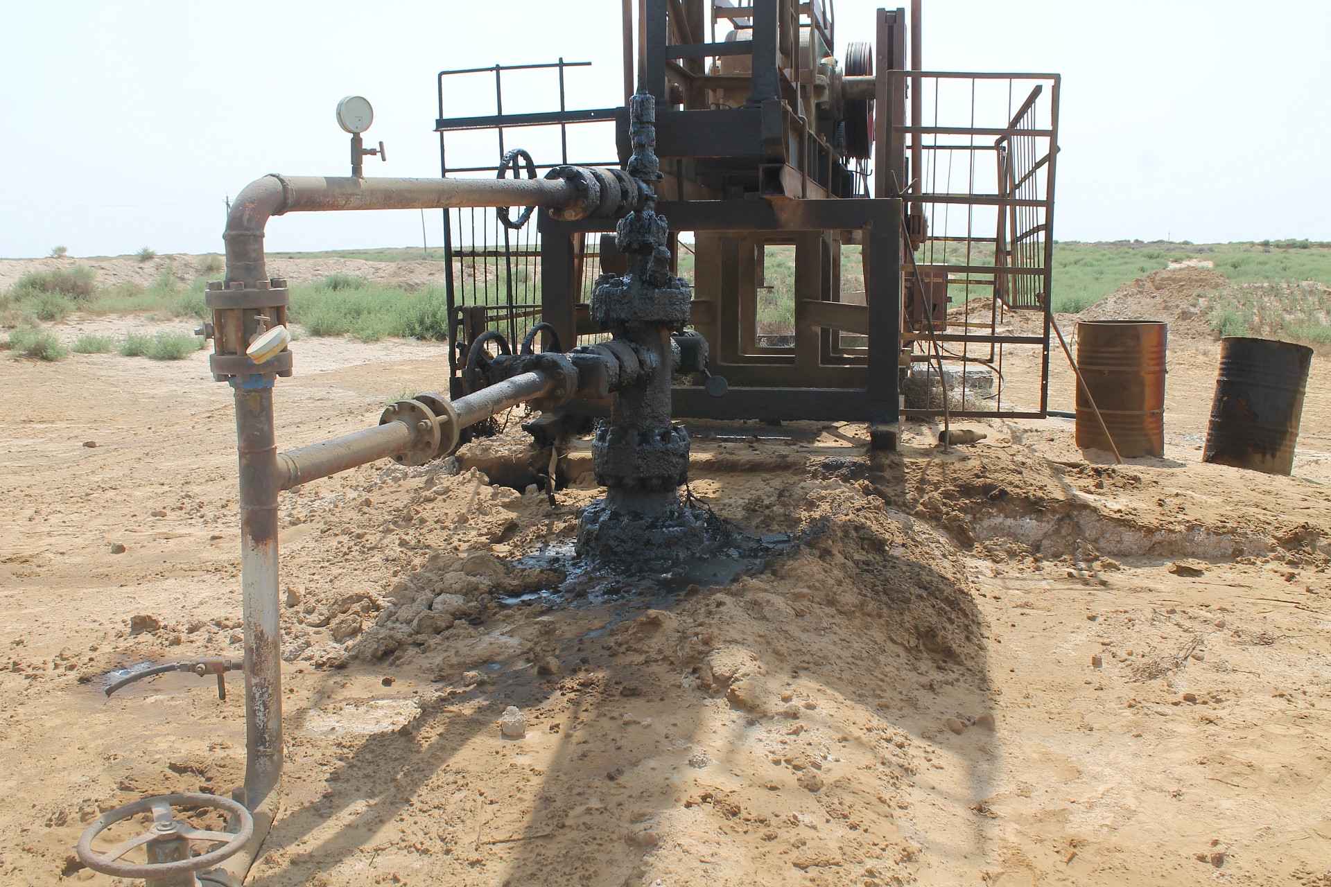 Арбитражный суд Республики Калмыкия удовлетворил иск Росприроднадзора и постановил взыскать ущерб, причиненный почвам ООО «КомсомольскНефть», на сумму более 5 млн. рублей