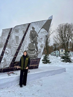 Сотрудники Северного управления Росприроднадзора возложили цветы к монументу «Стена Памяти»