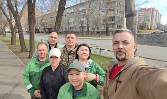 В Абакане сотрудники Енисейского управления Росприроднадзора провели работы по благоустройству памятника воинам Красной Армии