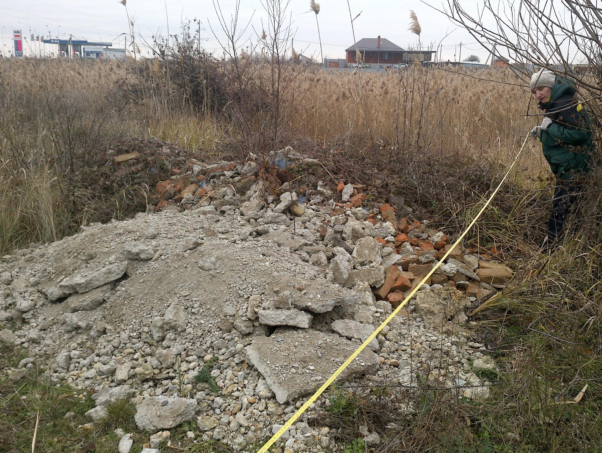 В Республике Адыгея оштрафовали гражданина, устроившего на своем участке свалку строительных отходов