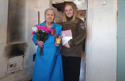 Сотрудники Северного межрегионального Управления Росприроднадзора организовали трогательную встречу с Любовью Степановной Ижмяковой