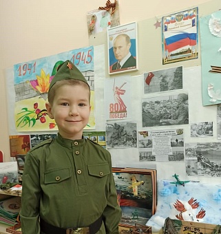 В Приамурском управлении Росприроднадзора организована выставка поделок детей сотрудников, приуроченная к Дню Защитника Отечества