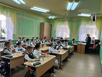 Волжско-Камское управление Росприроднадзора продолжает проводить уроки, посвященные 80-летию Победы в Великой Отечественной войне