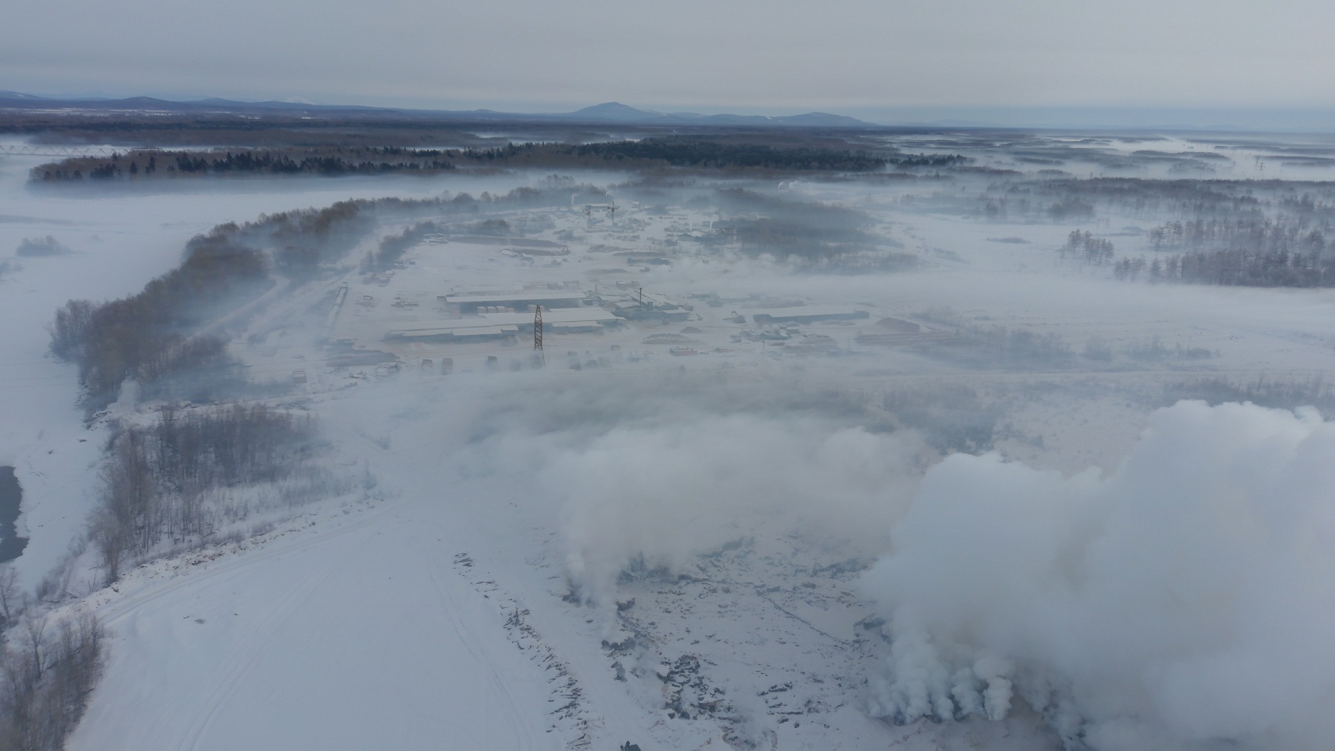 Возгорание древесных отходов в пгт. Февральск, Селемджинского района находится на контроле Службы.