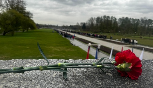 Сотрудники СЗМУ Росприроднадзора приняли участие в торжественно-траурной церемонии «Памяти павших будьте достойны»