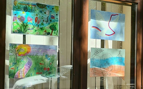 Дети сотрудников Южного управления Росприроднадзора подготовили тематические рисунки к празднованию Дня России