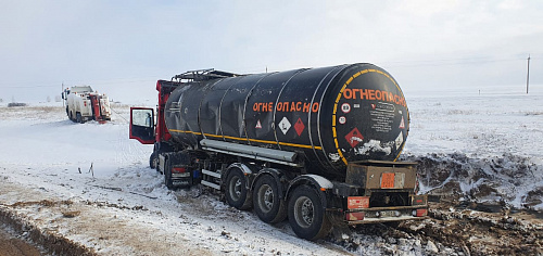 Росприроднадзор держит на контроле ситуацию с разливом нефтепродуктов в Оренбургской области в результате ДТП