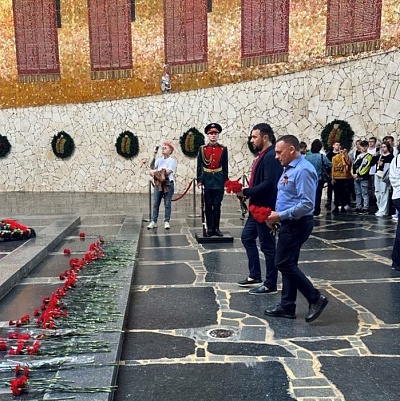 Руководитель ФГБУ «ЦЛАТИ по ЮФО» Владимир Шипулин возложил цветы к мемориалу на Мамаевом кургане