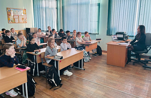 Сотрудники Росприроднадзора провели урок экологии в школе № 61 г. Магнитогорска