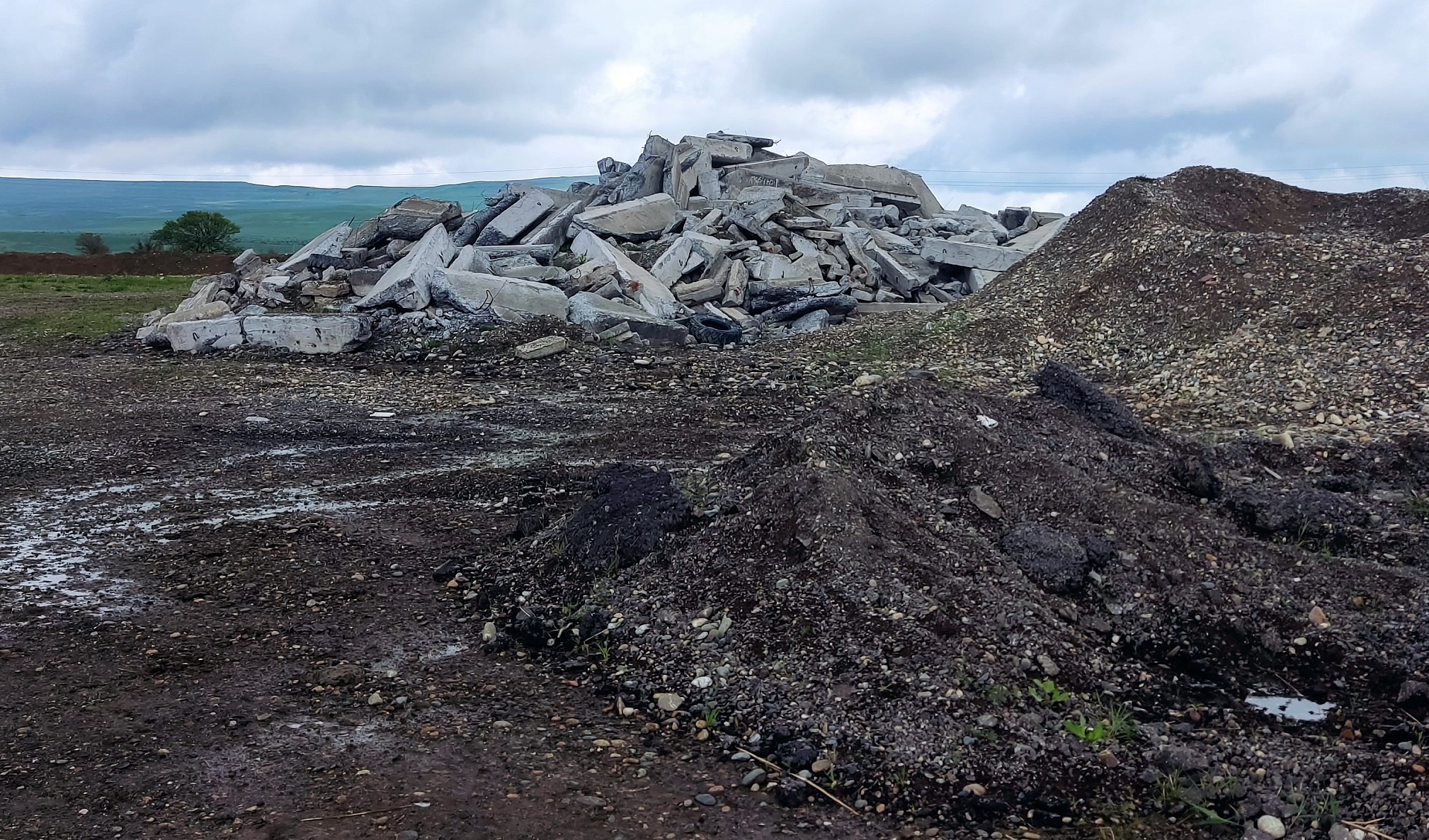 По расчетам Росприроднадзора, вред почвам, причиненный                       ООО «Асфальто-бетонные смеси» в Ставропольском крае, составил более 144 млн рублей