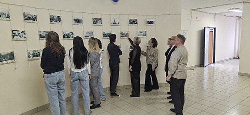 В преддверии Дня народного единства сотрудники Росприроднадзора в Кирове посетили выставку, посвященную Великой Отечественной войне