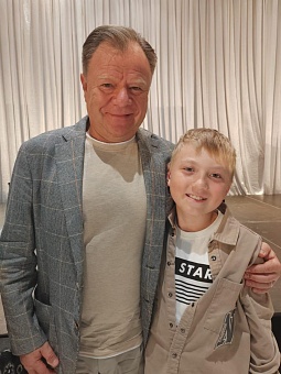 В Красноярске маэстро Игорь Бутман встретился с молодым музыкантом и участником премии Росприроднадзора «Экология – дело каждого»