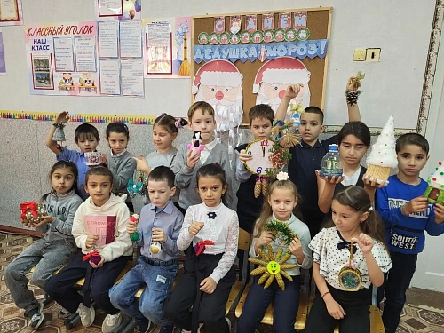 Дети из Ростовской области активно участвуют в акции Росприроднадзора «Новогодняя экоигрушка»