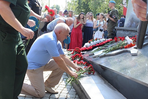 В Тамбове сотрудники Центрально-Черноземного управления Росприроднадзора приняли участие в торжественном мероприятии в честь празднования 95-ой годовщины Воздушно-десантных войск