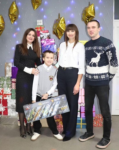 Заместитель руководителя Южного управления Росприроднадзора Константин Сомик исполнил новогоднее желание юного спортсмена из г. Гуково