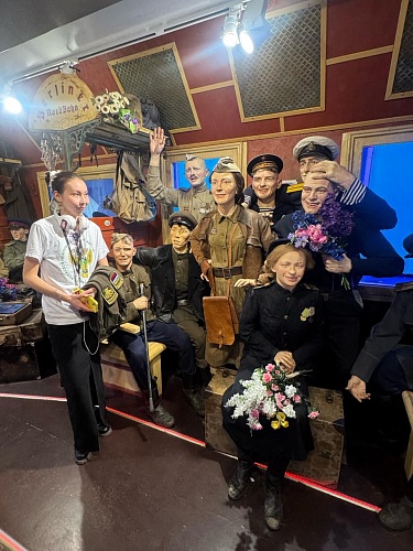  В Астраханской области сотрудники Росприроднадзора посетили передвижной музей «Поезд Победы»