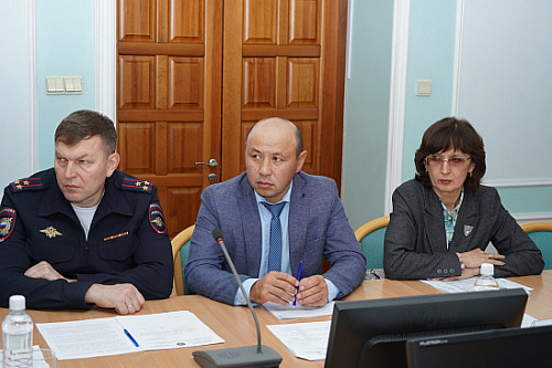 Росприроднадзор принял участие в обсуждении мер противодействия незаконному обороту краснокнижных растений на территории  Республики Алтай