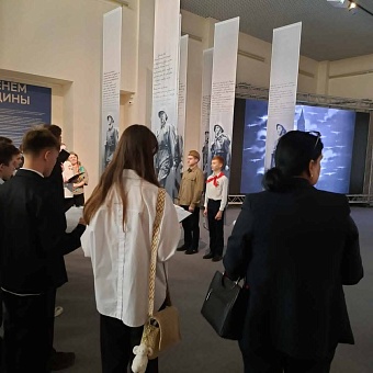 В Тюмени сотрудники Росприроднадзора посетили выставку «Именем Родины»