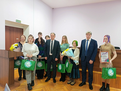 В Пскове наградили талантливых детей за участие премии Росприроднадзора «Экология – дело каждого»