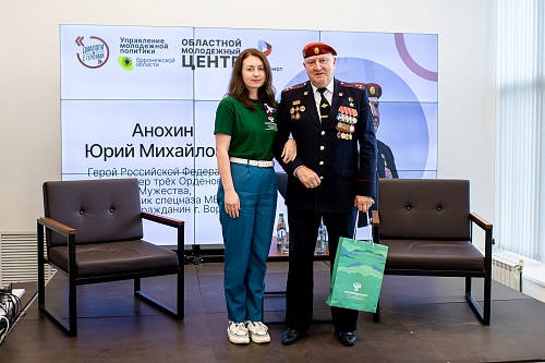 В преддверии празднования «Дня России» члены молодежного совета Центрально-Черноземного управления Росприроднадзора встретились с Героем России Юрием Анохиным