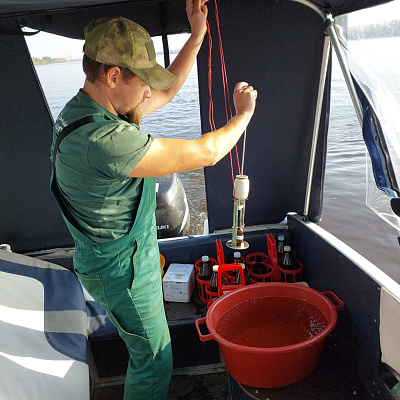 Инспекторы Росприроднадзора провели обследование акватории Волги в связи с обращениями по факту замора рыбы