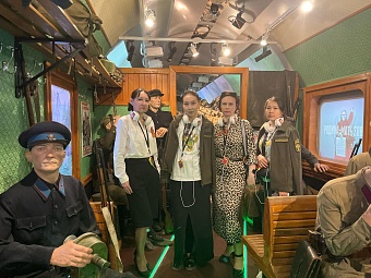 В Астраханской области сотрудники Росприроднадзора посетили передвижной музей «Поезд Победы»