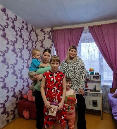 Сотрудники Забайкальского Росприроднадзора продолжают принимать участие в акции «Ёлка желаний»